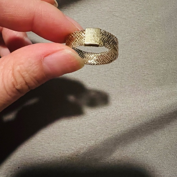 14K Italian Gold Woven Stretch Ring – One Size Fits Most
